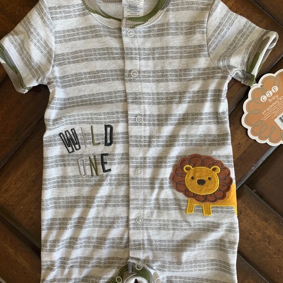 NWT bundle set romper and pajamas 6-9M - Picture 2 of 6